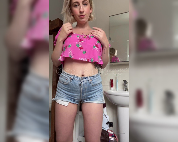Bonnie Slayed aka Bonnieslayed OnlyFans - Blooper trying to be all cute then realised my butt had ripped my fave shorts BOOTY GAINS tho