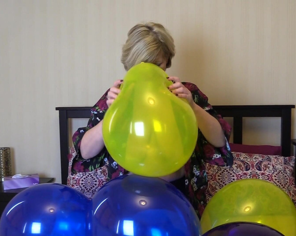 Catherinecan1 aka Catherinecan1 OnlyFans - Balloon Popping Fetish Why not join me for a bang I love the thrill of squeezing the tight skin