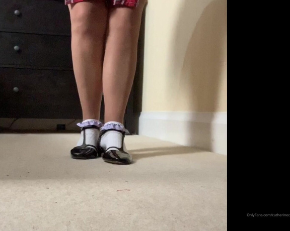 Catherinecan1 aka Catherinecan1 OnlyFans - Pretty school girl feet