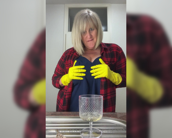 Catherinecan1 aka Catherinecan1 OnlyFans - If you like yellow rubber gloves this is for you xx #rubbergloves