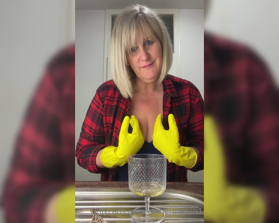 Catherinecan1 aka Catherinecan1 OnlyFans - If you like yellow rubber gloves this is for you xx #rubbergloves