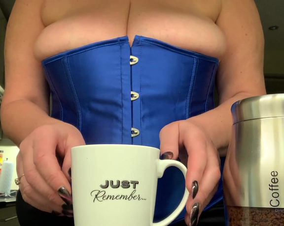 Catherinecan1 aka Catherinecan1 OnlyFans - Coffee Time! Plus! I love coffee and theres always time to play while the coffee cools Heres
