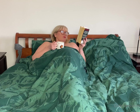 Catherinecan1 aka Catherinecan1 OnlyFans - I just didn’t want to read in bed I really wanted to play  and darn my coffee went cold lol