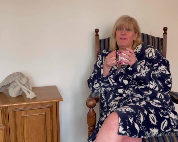 Catherinecan1 aka Catherinecan1 OnlyFans - Okay let’s talk about what you were doing last night! #stepmum #dressinggown