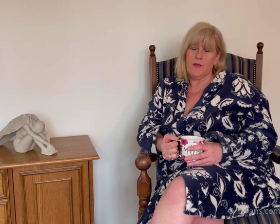 Catherinecan1 aka Catherinecan1 OnlyFans - Okay let’s talk about what you were doing last night! #stepmum #dressinggown