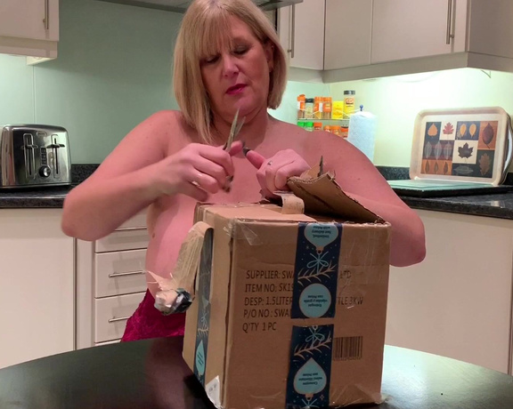 Catherinecan1 aka Catherinecan1 OnlyFans - Watch my tits wobble as I unpack my new blue kettle