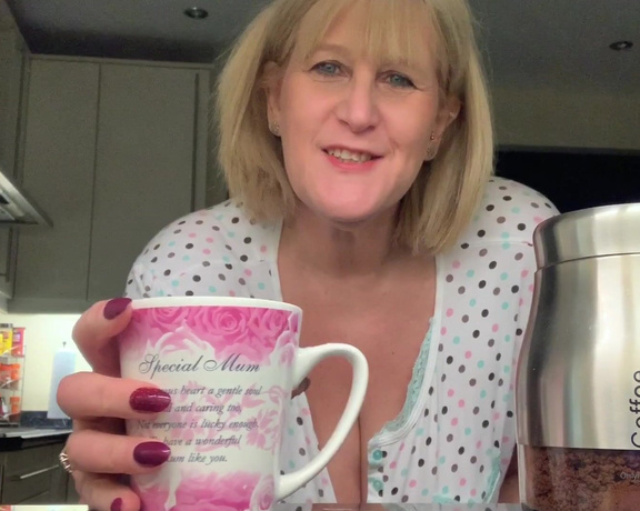 Catherinecan1 aka Catherinecan1 OnlyFans - Coffee Time! Plus! I love role play and been a naughty mum next door, step mum or best friends mum