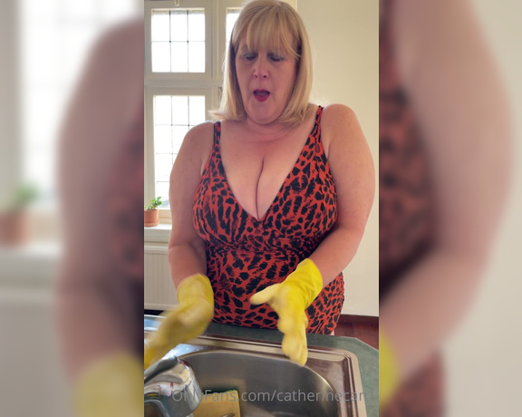 Catherinecan1 aka Catherinecan1 OnlyFans - Your Best Friends Mum wears her Swimsuit and rubber gloves You’ll never guess what she finds in the
