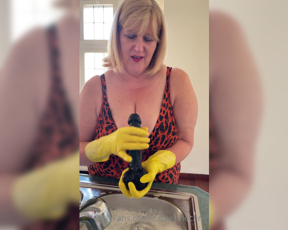 Catherinecan1 aka Catherinecan1 OnlyFans - Your Best Friends Mum wears her Swimsuit and rubber gloves You’ll never guess what she finds in the