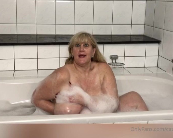 Catherinecan1 aka Catherinecan1 OnlyFans - Rub a dub dub just me in the tub #bathtime