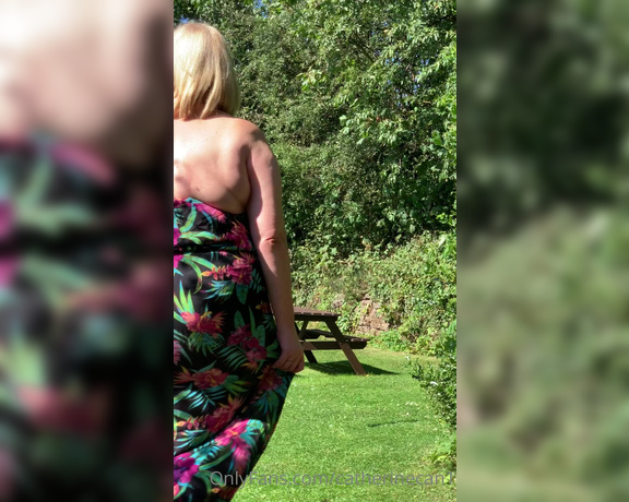 Catherinecan1 aka Catherinecan1 OnlyFans - Is that a blue tit or a great tit sat in my garden lol