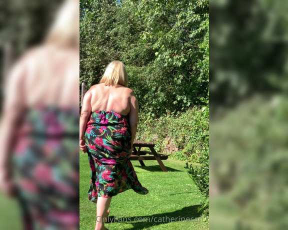 Catherinecan1 aka Catherinecan1 OnlyFans - Is that a blue tit or a great tit sat in my garden lol