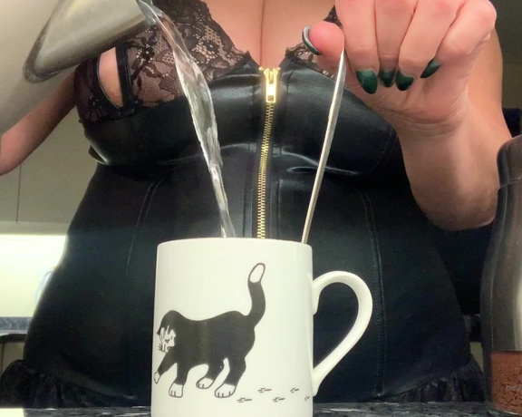 Catherinecan1 aka Catherinecan1 OnlyFans - Coffee Time, Play Time After leaving my hot brew to cool, things get a little hotter upstairs