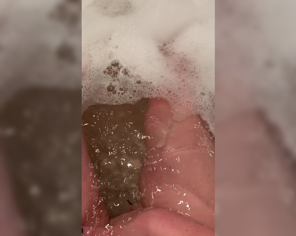 Catherinecan1 aka Catherinecan1 OnlyFans - Bath Time Pussy Wank Wish you could join