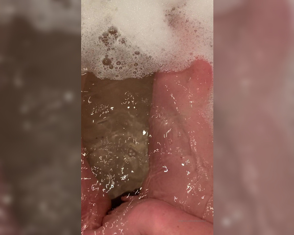 Catherinecan1 aka Catherinecan1 OnlyFans - Bath Time Pussy Wank Wish you could join