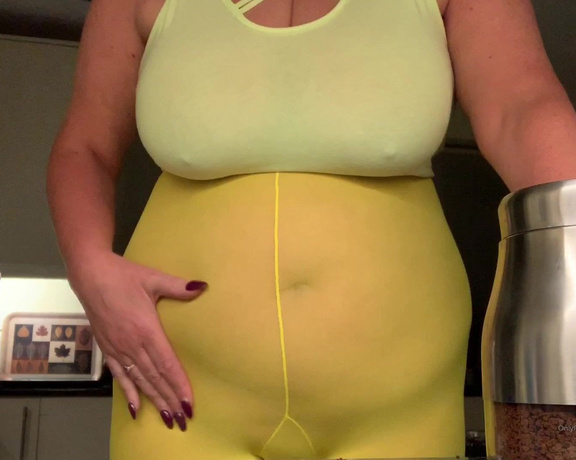 Catherinecan1 aka Catherinecan1 OnlyFans - Coffee Time Just chilling out in sunshine yellow as it continues to rain outside These pantyho