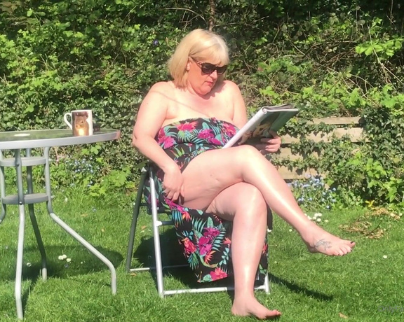 Catherinecan1 aka Catherinecan1 OnlyFans - Enjoying the sun and the garden with my garden friends