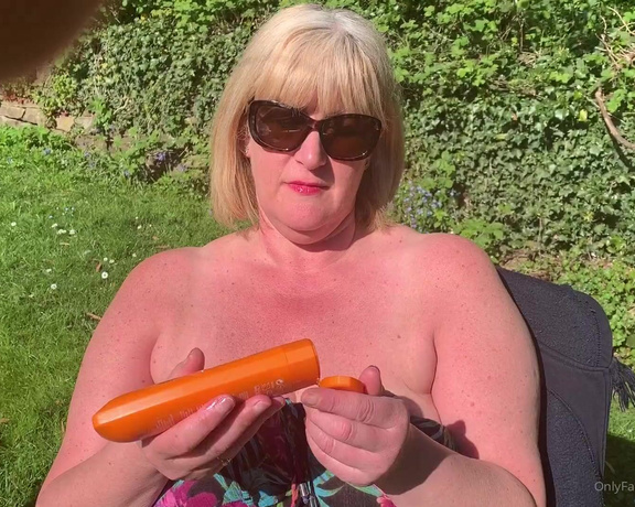 Catherinecan1 aka Catherinecan1 OnlyFans - Getting all creamy in the garden  sun tan cream y lol