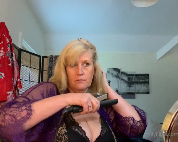 Catherinecan1 aka Catherinecan1 OnlyFans - I didnt know I was been watched while I was getting ready … hair done, lipstick on and ready