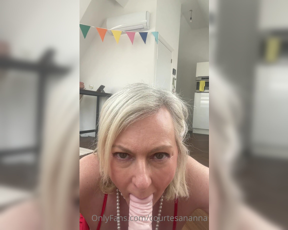 Courtesan Annabel aka Courtesananna OnlyFans - Imagine I arrive home, and you are naked after a busy day all I want to do is suck your cock in