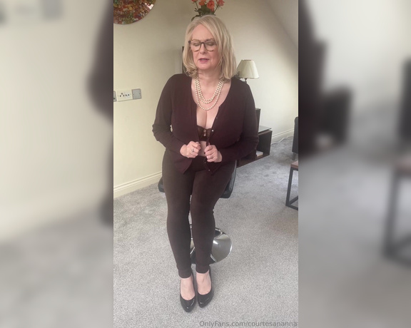 Courtesan Annabel aka Courtesananna OnlyFans - Here’s the cheeky version ending of this weeks chocolate satin dress big cup bras Huge 34h all natur