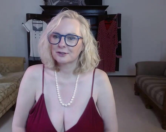 Courtesan Annabel aka Courtesananna OnlyFans - Stream started at 12242020 1000 am Christmas eve morning topless tea chat