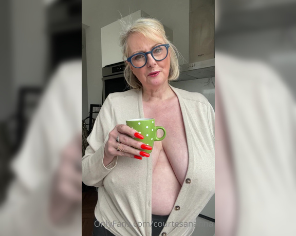 Courtesan Annabel aka Courtesananna OnlyFans - Saturday morning cup of tea for you Have a lovely day