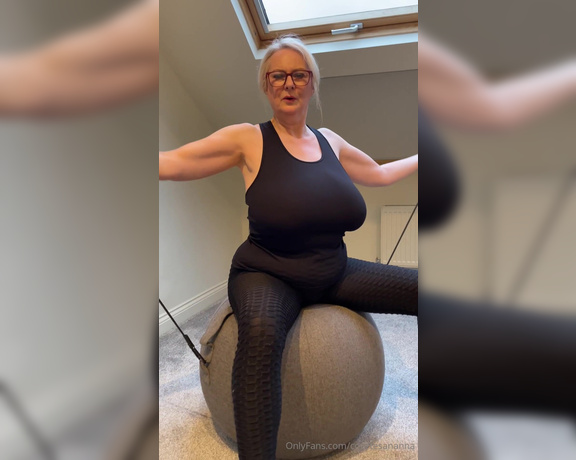 Courtesan Annabel aka Courtesananna OnlyFans - Bra less gym ball bounce It’s another bouncing gym ball this with stretchy cords and … just in case