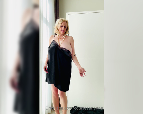 Courtesan Annabel aka Courtesananna OnlyFans - A striptease, just for you satin black negligee and robe
