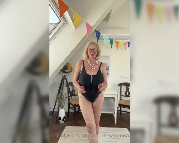 Courtesan Annabel aka Courtesananna OnlyFans - It’s bikini and swimsuit week A black front zip one … great for applying suntan oil or … a titwank !