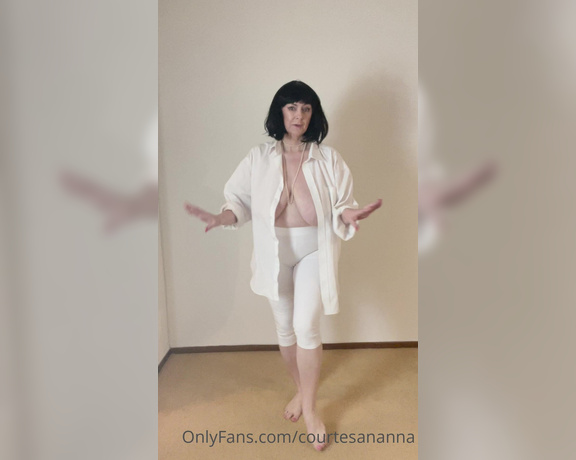 Courtesan Annabel aka Courtesananna OnlyFans - Here’s the topless version  check out my TikTok one  Annabels adventures  let me if like