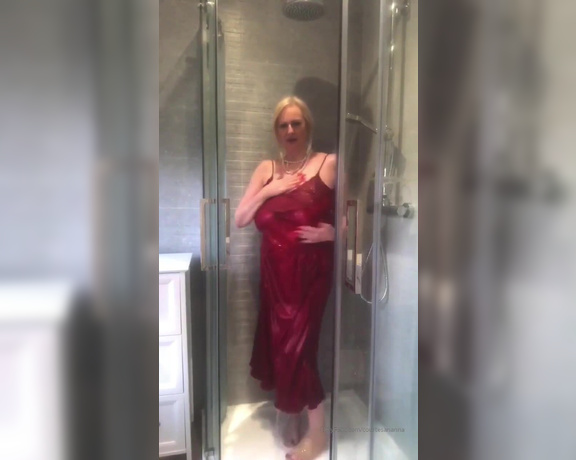 Courtesan Annabel aka Courtesananna OnlyFans - How’s here’s a treat, made these next 3 videos for a custom video request but the chap got cold feet