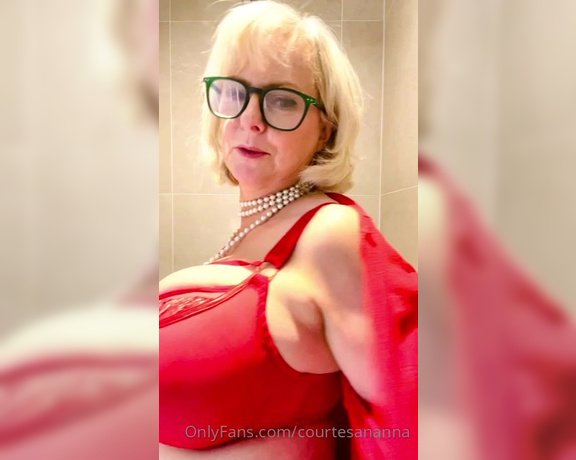 Courtesan Annabel aka Courtesananna OnlyFans - It’s a red bra with gold in the shower try on another fantastic bra from Gorsenia Happy Thursday