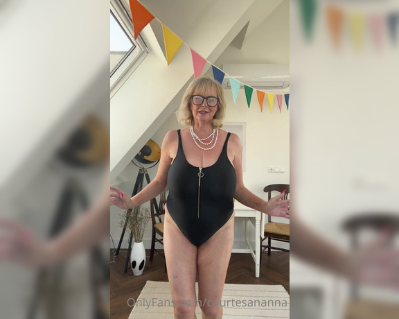 Courtesan Annabel aka Courtesananna OnlyFans - Bikiniswimsuit week … black front zip sexy swimsuit … quick and easy access for titwanks Did you not