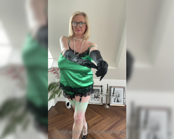 Courtesan Annabel aka Courtesananna OnlyFans - Emerald green satin camisole and french lace knickers private dance just for you
