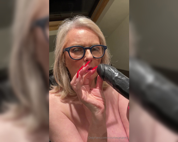 Courtesan Annabel aka Courtesananna OnlyFans - Black squirt big dildo … all over my face If you like this … wait to see what I get for a present