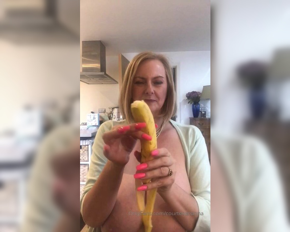 Courtesan Annabel aka Courtesananna OnlyFans - Here’s me peeling and eating a banana while playing with boobs  just responding to another reques