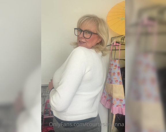 Courtesan Annabel aka Courtesananna OnlyFans - It’s Wednesday cream cardigan with a zip ! and a black lace bra