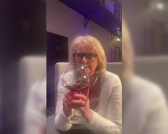 Courtesan Annabel aka Courtesananna OnlyFans - A candid casually dressed chat over a glass of wine in a Gaol’… filming whine of the week’ for you