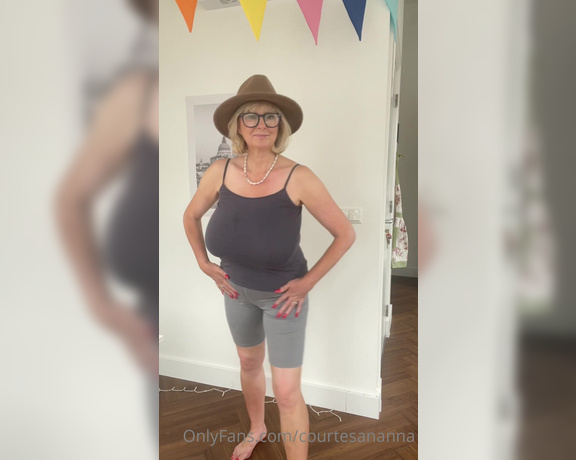 Courtesan Annabel aka Courtesananna OnlyFans - Happy Friday  it’s a grey tight vest top and a little topless line dancing