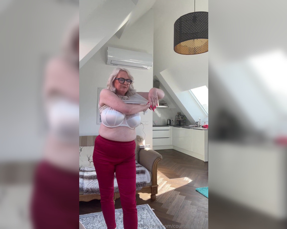 Courtesan Annabel aka Courtesananna OnlyFans - Fancy a quickie … a cheeky speedy mr wobbly dildo hand and tit wank with that special cum lube Have
