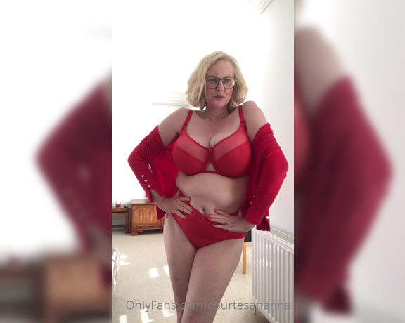 Courtesan Annabel aka Courtesananna OnlyFans - From a live camshow, naughty gent wanted me too share it, a little noisy as he was in the shower