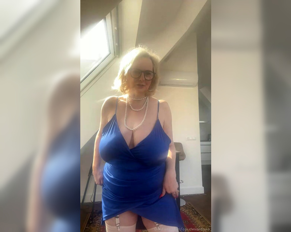 Courtesan Annabel aka Courtesananna OnlyFans - Stream started at 04112022 0915 am Just a quickie to say Hi …, and what I am wearing for my live web