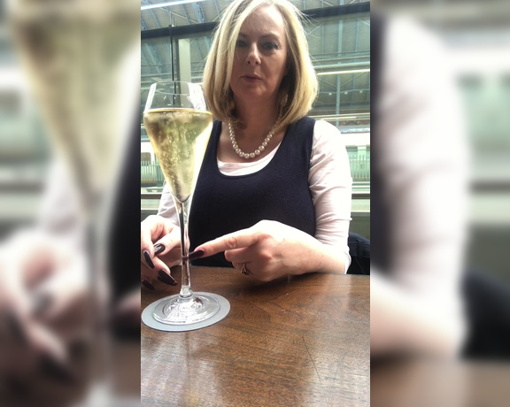 Courtesan Annabel aka Courtesananna OnlyFans - Off to MILAN for a couple of days  sipping champagne at St Pancras station  keep a look out