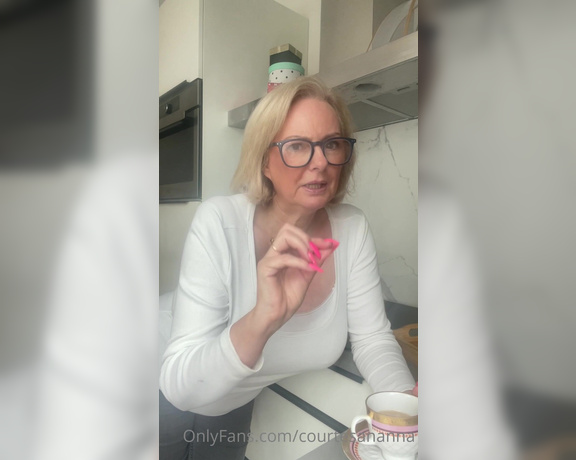 Courtesan Annabel aka Courtesananna OnlyFans - Morning tea and a few thoughts about the upcoming festive time Sometimes we need to think a little