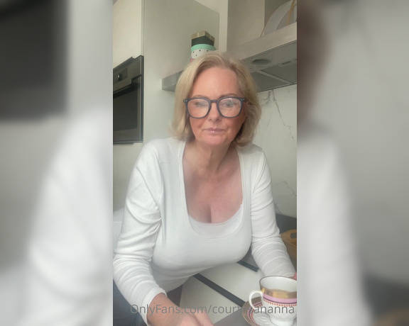 Courtesan Annabel aka Courtesananna OnlyFans - Morning tea and a few thoughts about the upcoming festive time Sometimes we need to think a little