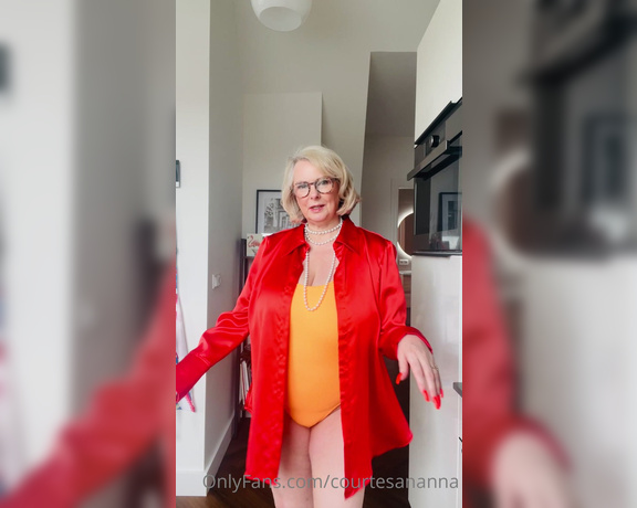 Courtesan Annabel aka Courtesananna OnlyFans - … and thought you would like the full view of the orange swimsuit !