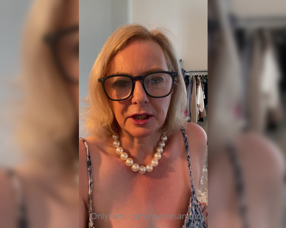Courtesan Annabel aka Courtesananna OnlyFans - Just a little morning bed play with my glass toy, hot wet pussy and lips !