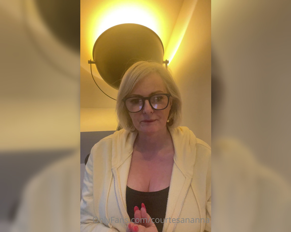 Courtesan Annabel aka Courtesananna OnlyFans - I would appreciate your thoughts … on a recent SPH style video