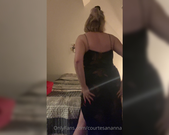 Courtesan Annabel aka Courtesananna OnlyFans - Thought this may help this time of evening ) late night satin slip strip to naked on the bed Happy